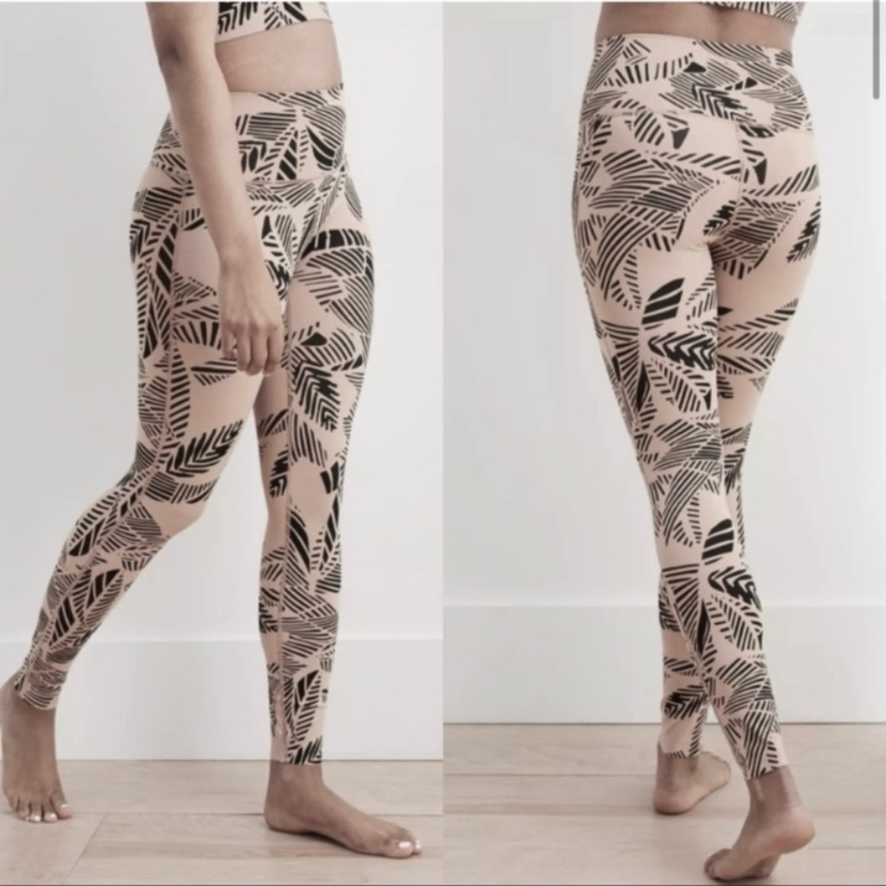 Aerie by Aeropostale Chill Play Move Palm Leaf Leggings